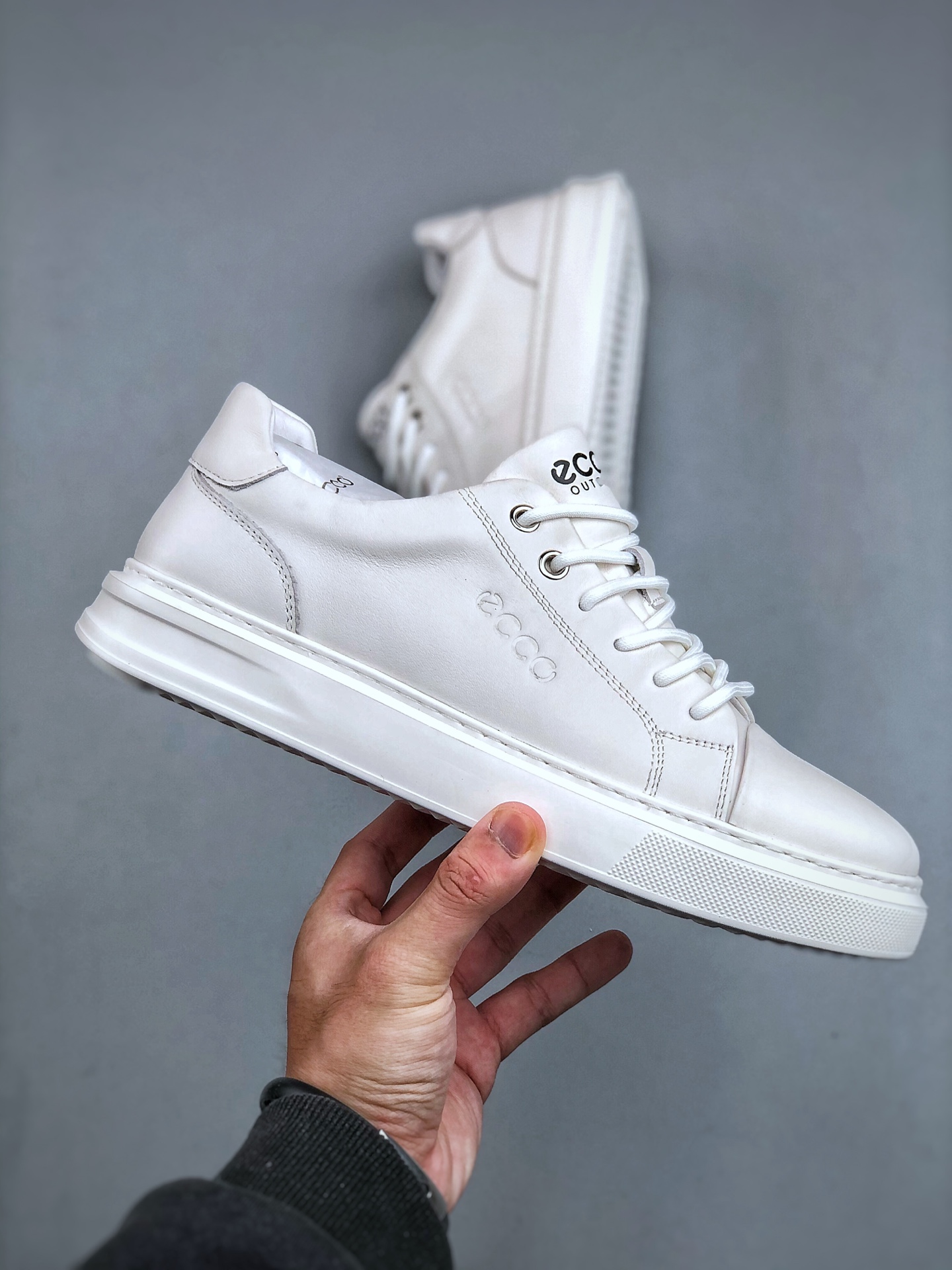 300 Ecco爱步休闲鞋子男鞋 透气防水百搭休闲板鞋 柔酷7号系列经典小白鞋 470364白