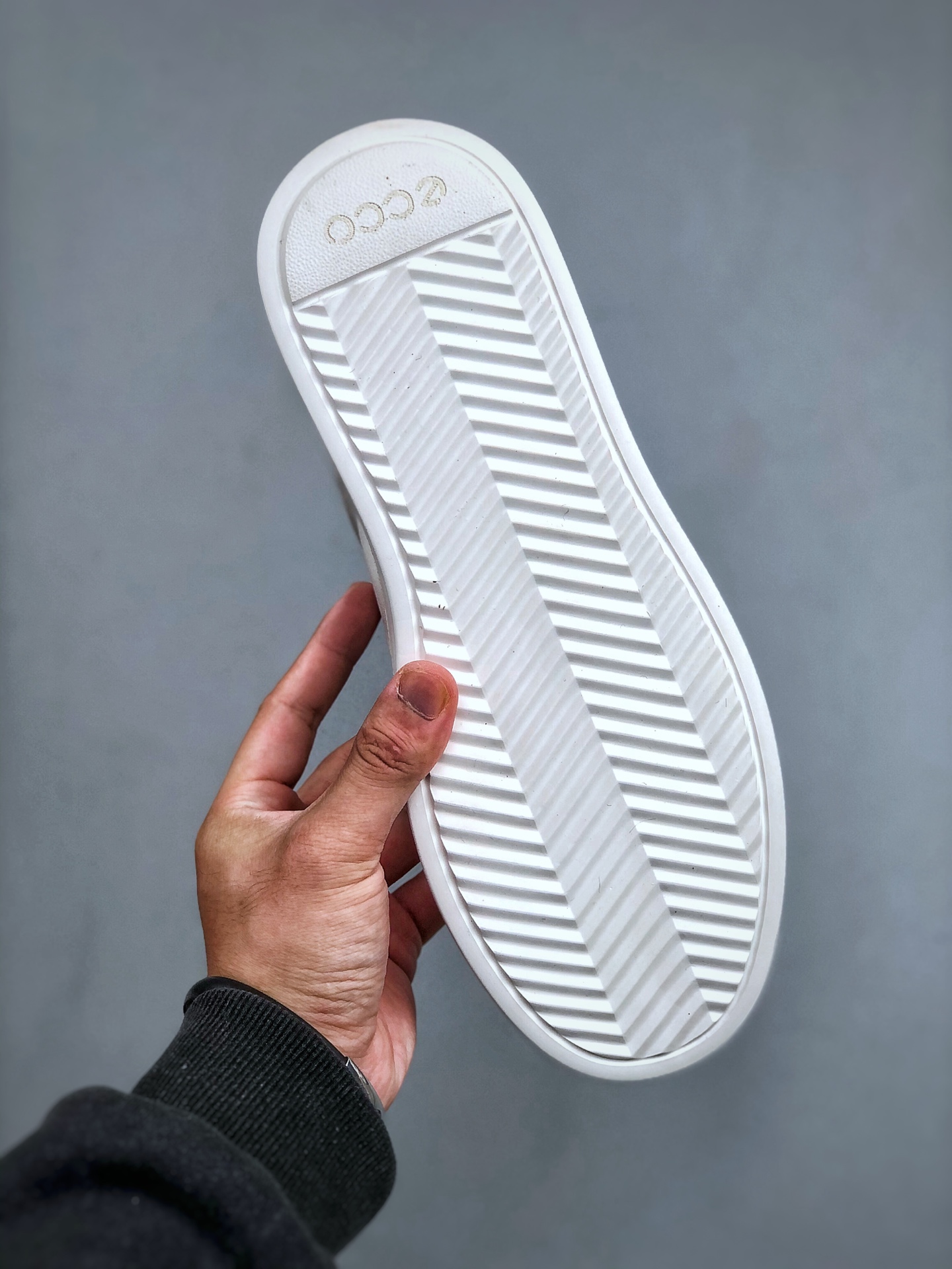 300 Ecco爱步休闲鞋子男鞋 透气防水百搭休闲板鞋 柔酷7号系列经典小白鞋 470364白