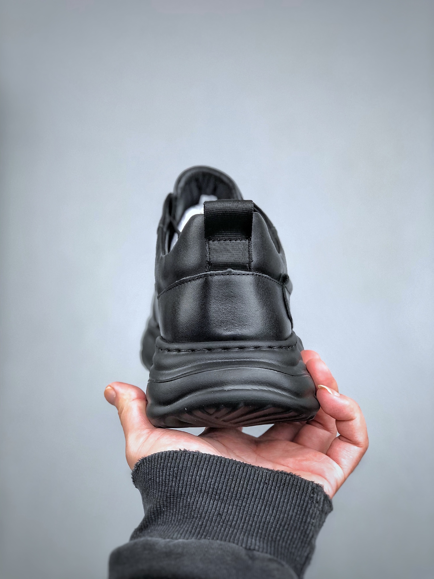 300 ECCO爱步跑步鞋百搭舒适 秋冬新款厚底休闲运动鞋男鞋 518821黑