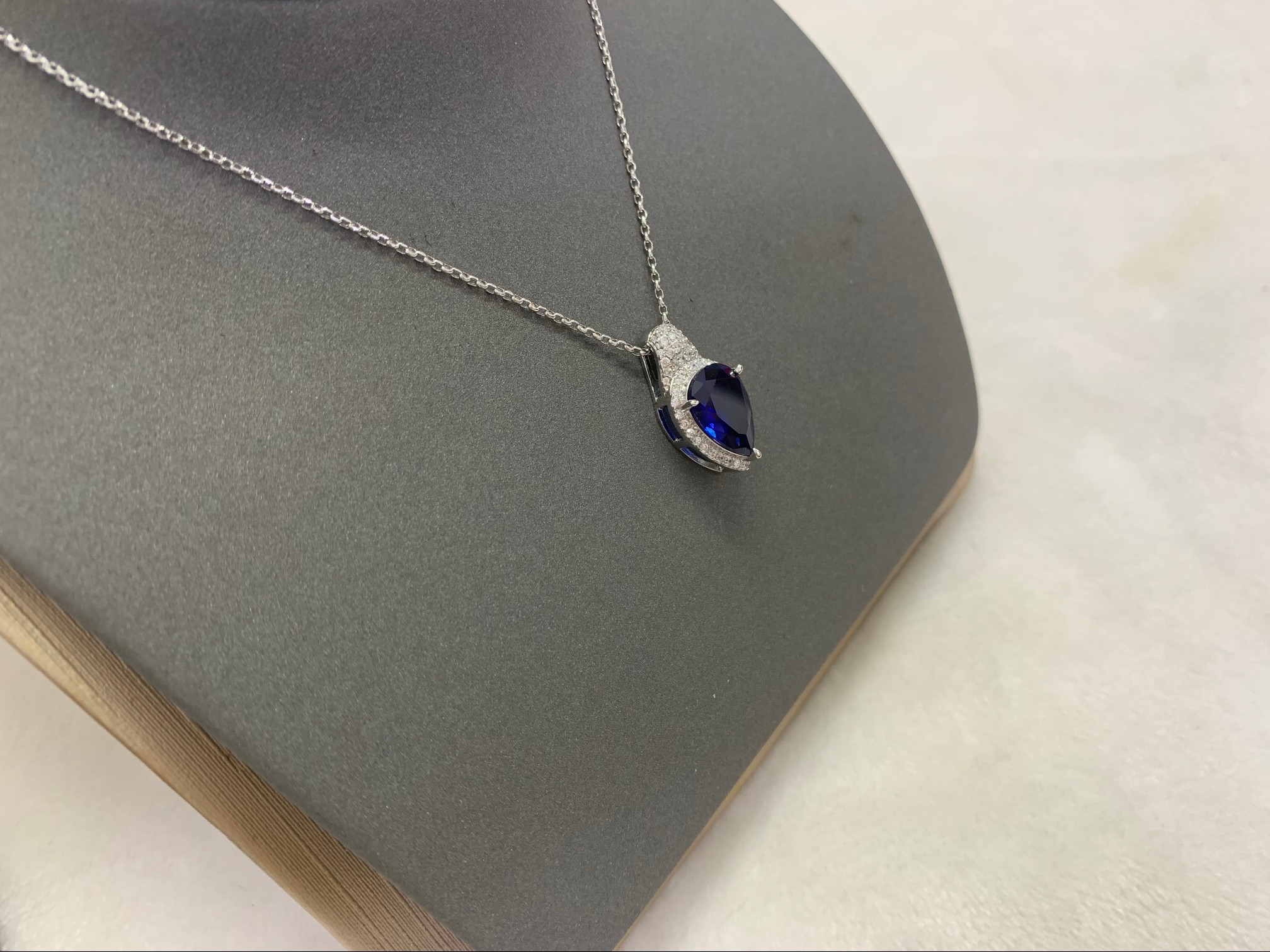 ⭐️[新品]⭐️APM蓝色梨形可调节项链情侣设计感个性精致吊坠