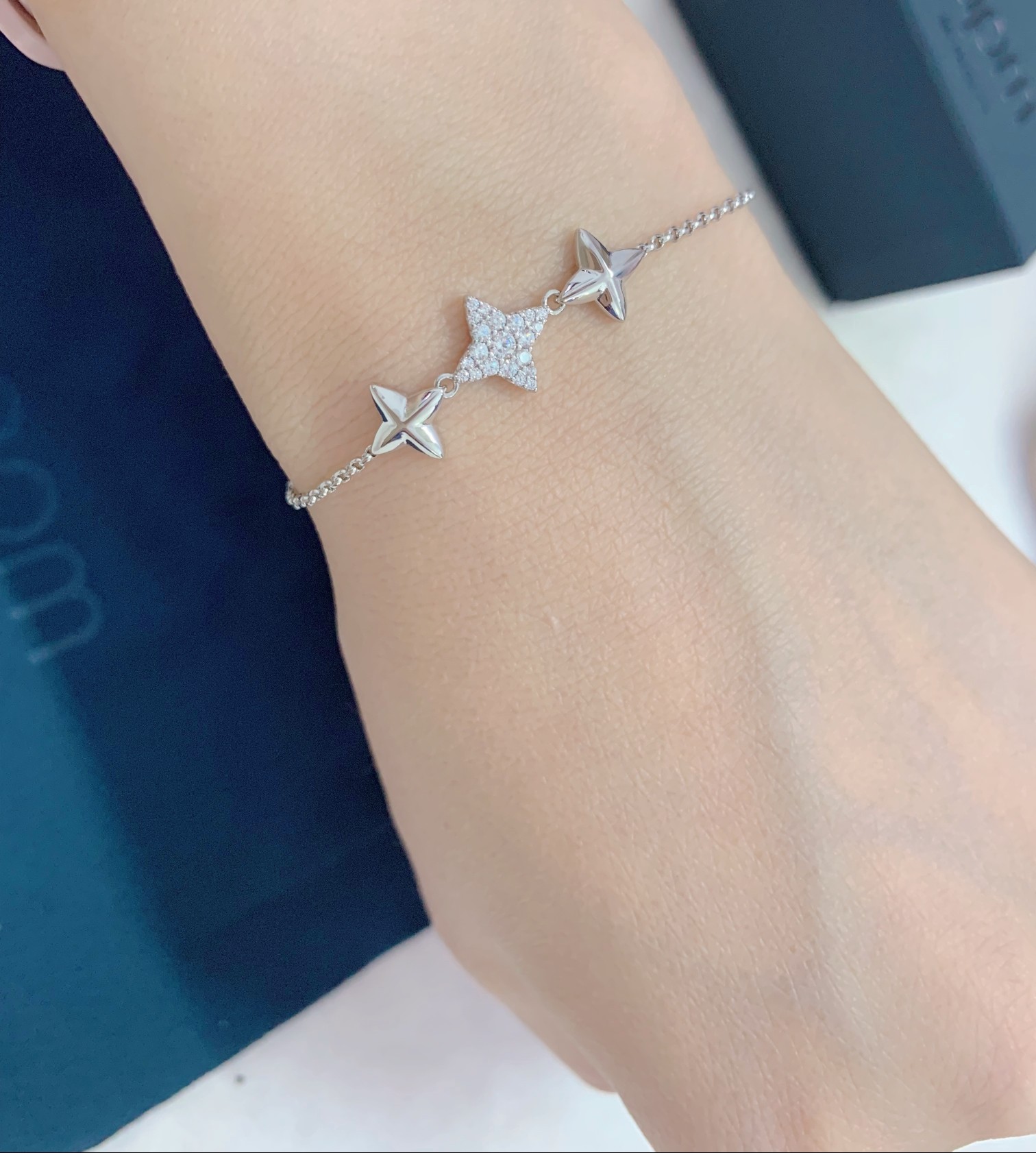 ⭐️[杨紫同款]⭐️APM 三流星银色手链个性设计时尚高级感饰品手饰礼物