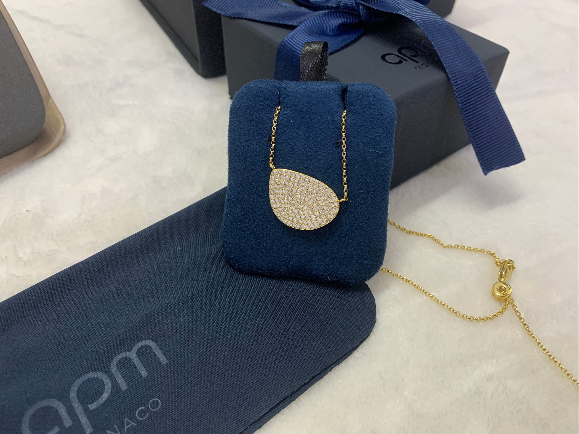 APm Monaco密镶Galet可调节项链金黄色时尚设计感饰品礼物。