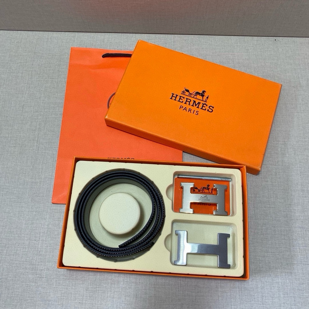 Hermès leather belt and bag gift set, shown in the complete original source image set. 3