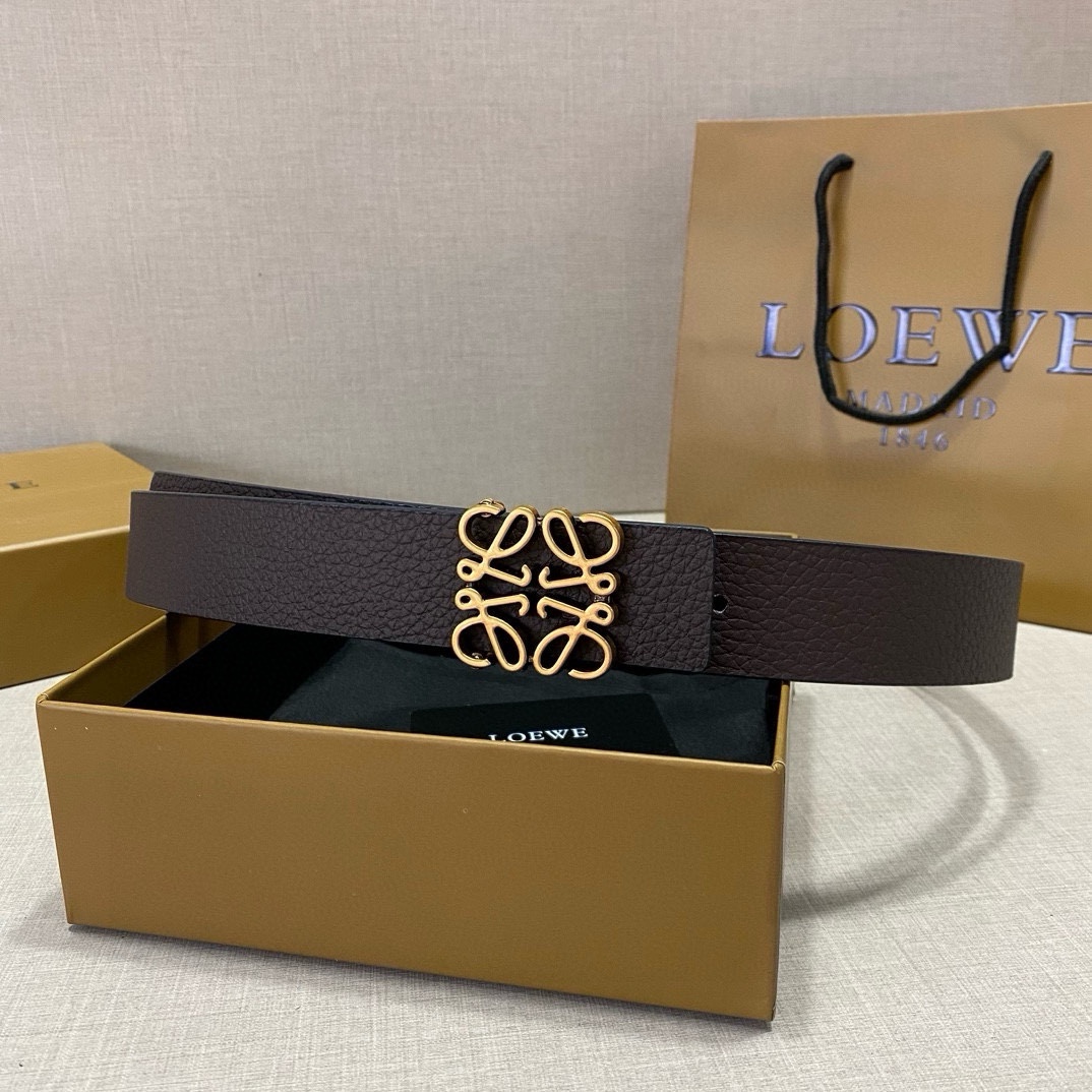 种草啦	LOEWE 罗意威腰带,你的时尚必备 3