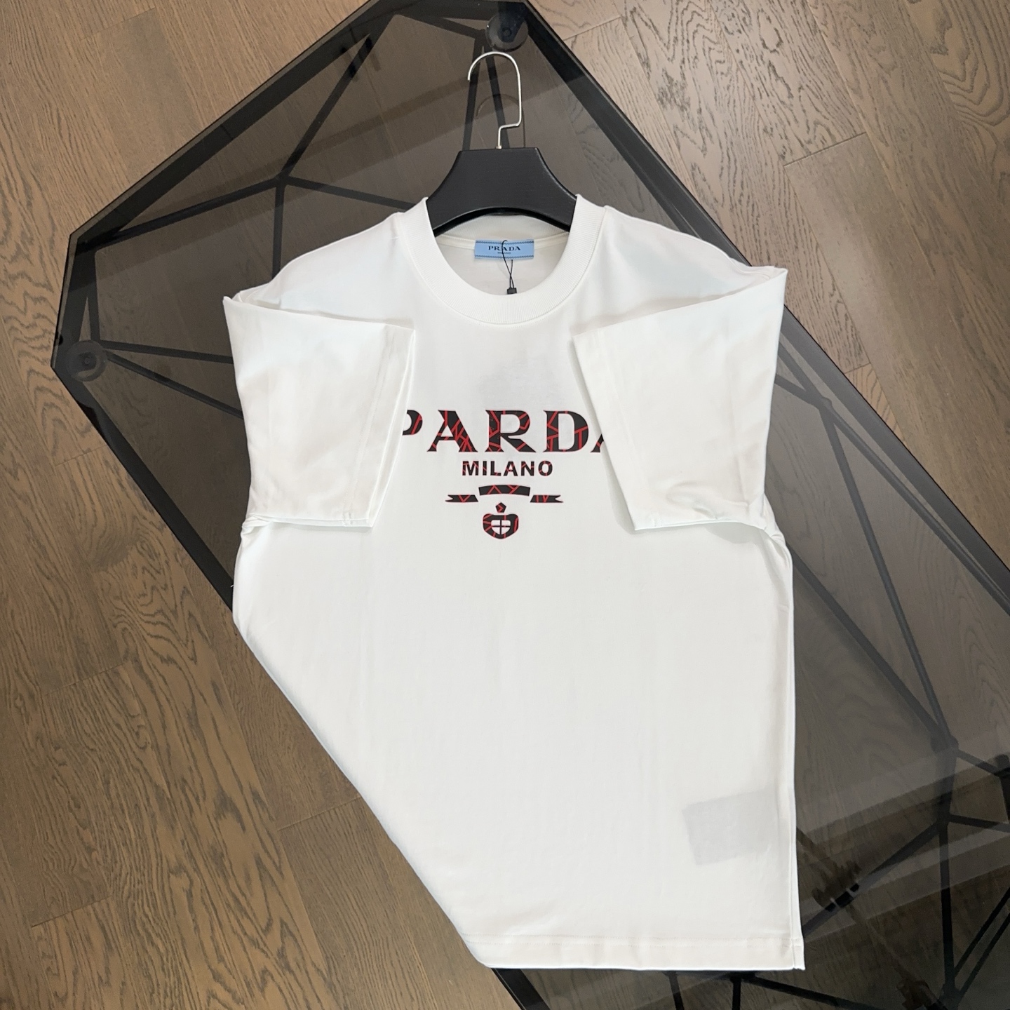 Prada Camiseta de Manga Corta con Logo Estampado para Hombre 9 i1749363199512 8538 0 5