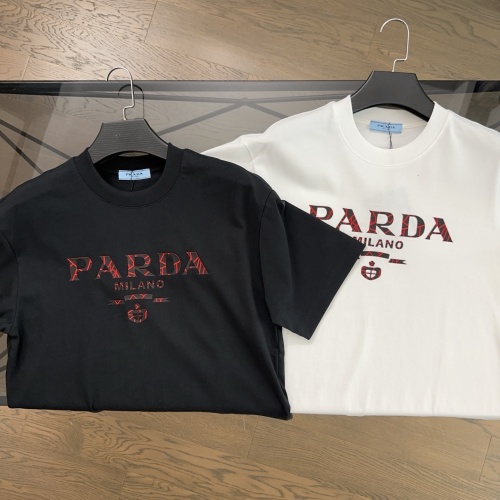 Prada Camiseta de Manga Corta con Logo Estampado para Hombre 1 Prada Camiseta de Manga Corta con Logo Estampado para Hombre