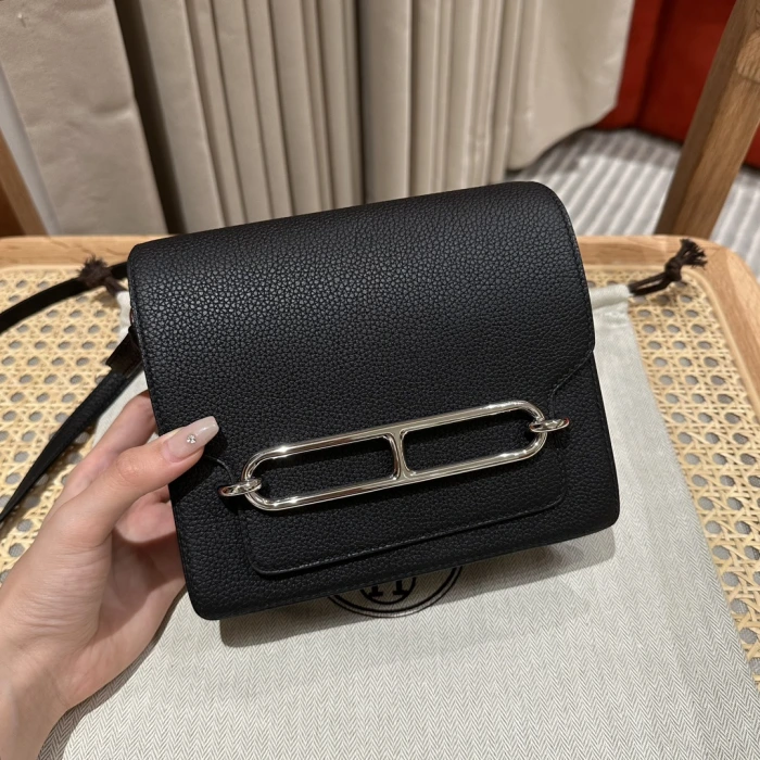에르메스 토고 실버 장식 블랙 소가죽 핸드백 19 CM 144999