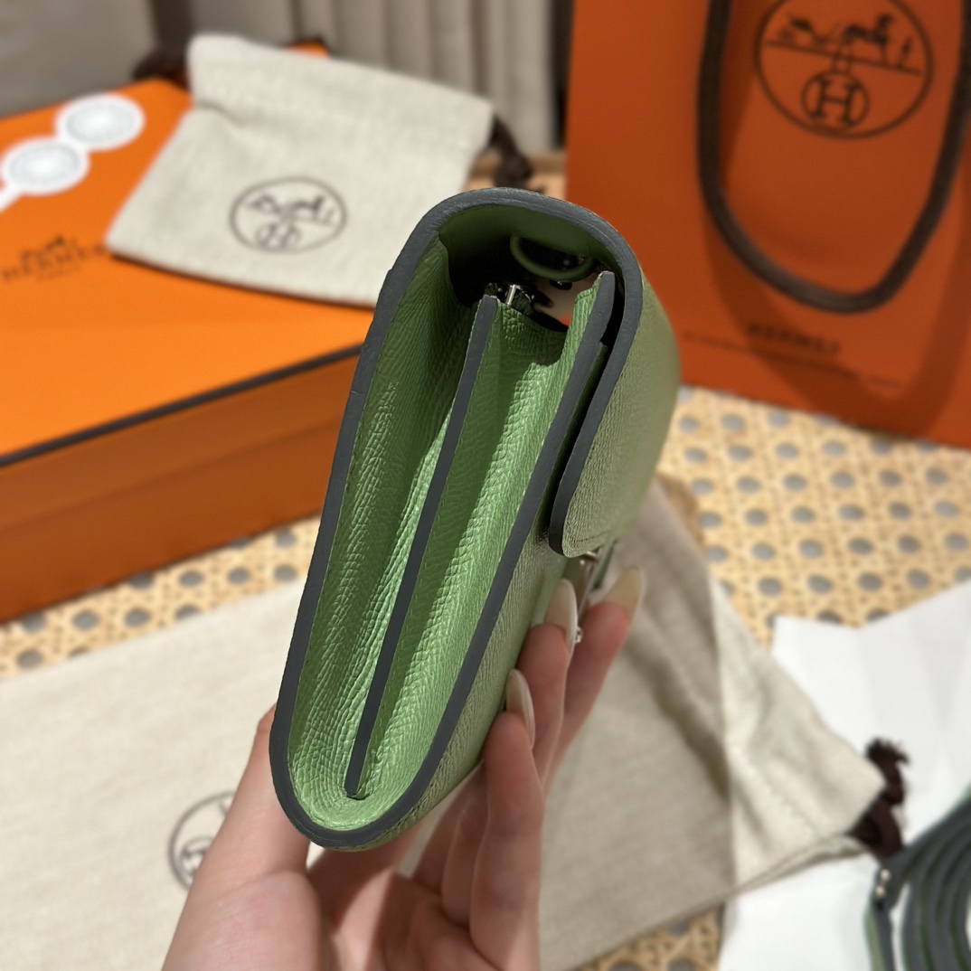 Hermès Handmade Constance Constance to go, avocado green, palm print leather, lizard crocodile stitching silver buckle WOC series