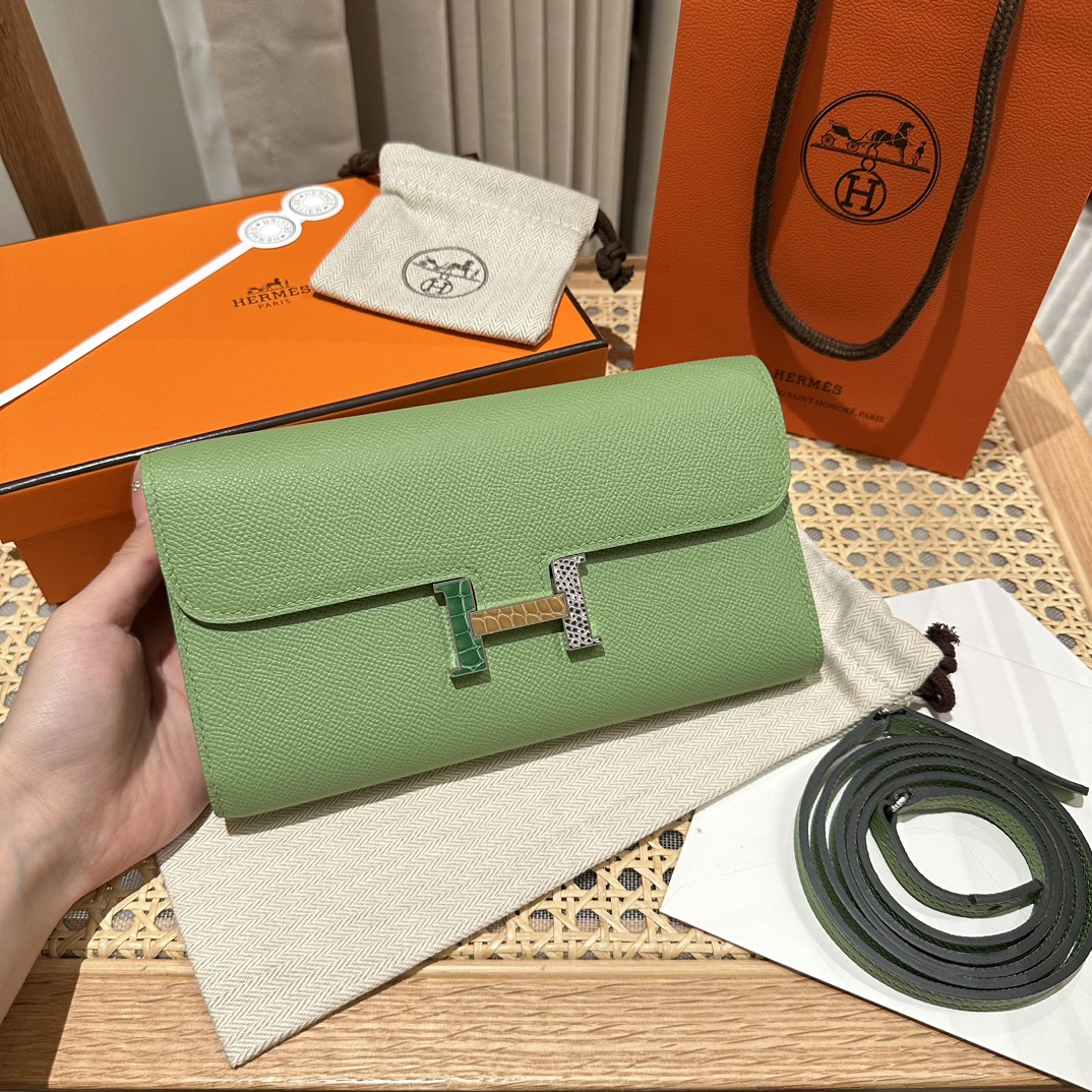 Hermès Handmade Constance Constance to go, avocado green, palm print leather, lizard crocodile stitching silver buckle WOC series