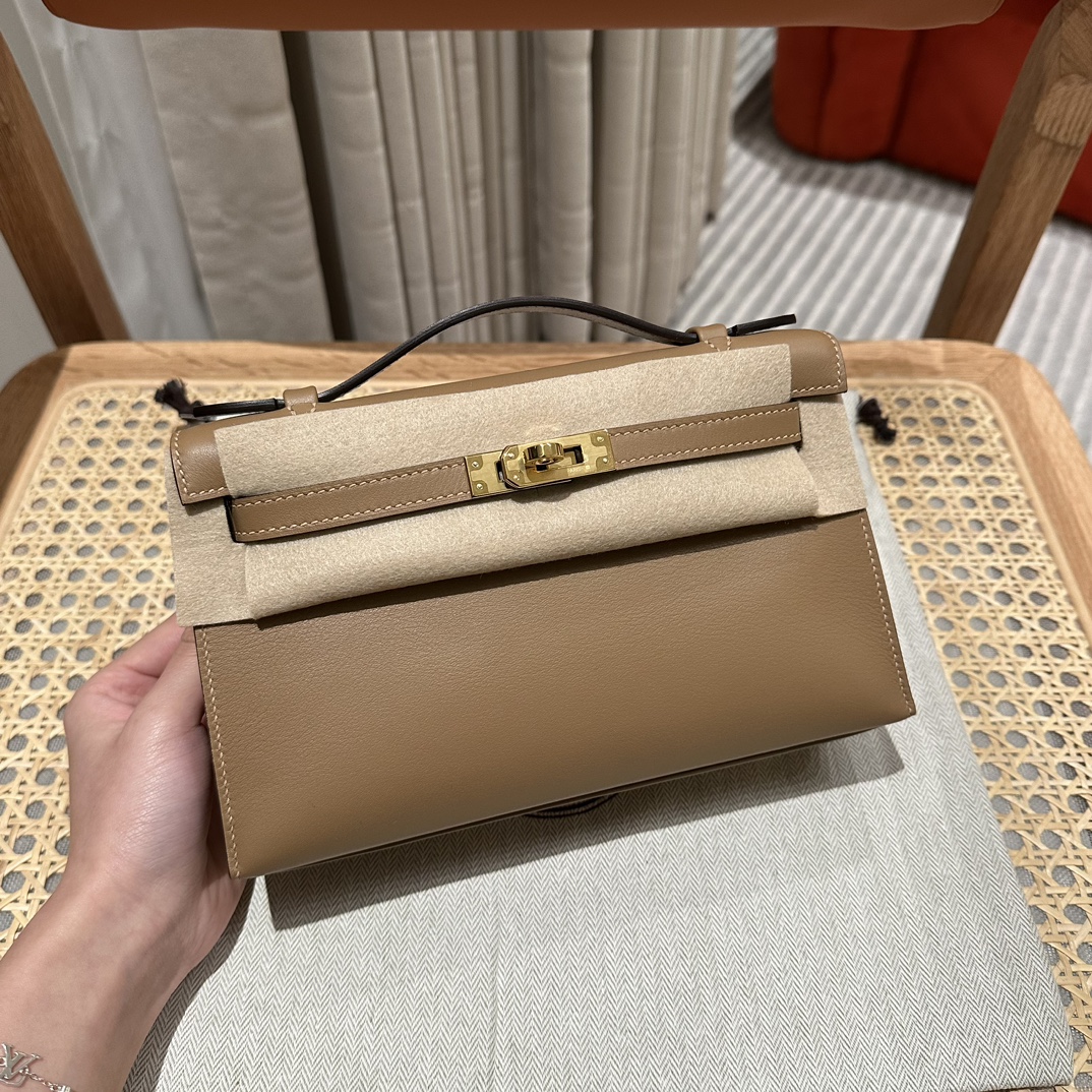 Hermès Style:Kelly Pochette