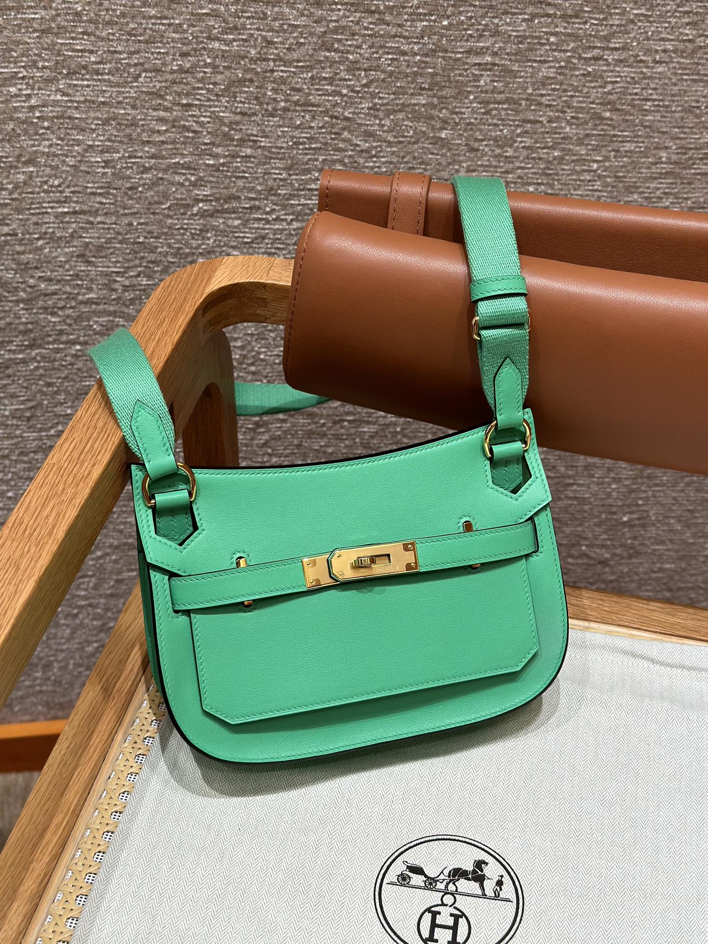 Mini Jypsiere 23cm Swift Leather Crossbody Bag - Cartoon Green & Gold Hardware 2 i1714916652 2538 6