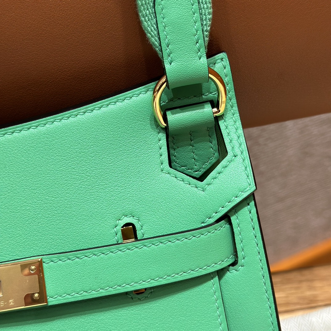 Mini Jypsiere 23cm Swift Leather Crossbody Bag - Cartoon Green & Gold Hardware 5 i1714916652 4279 1