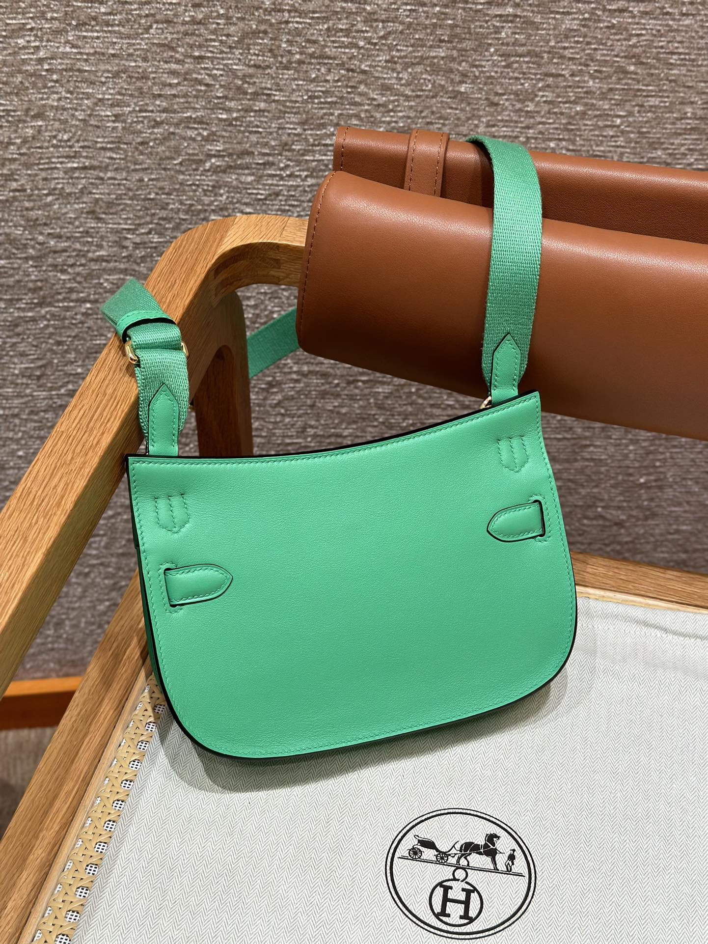 Mini Jypsiere 23cm Swift Leather Crossbody Bag - Cartoon Green & Gold Hardware 3 i1714916652 5864 7