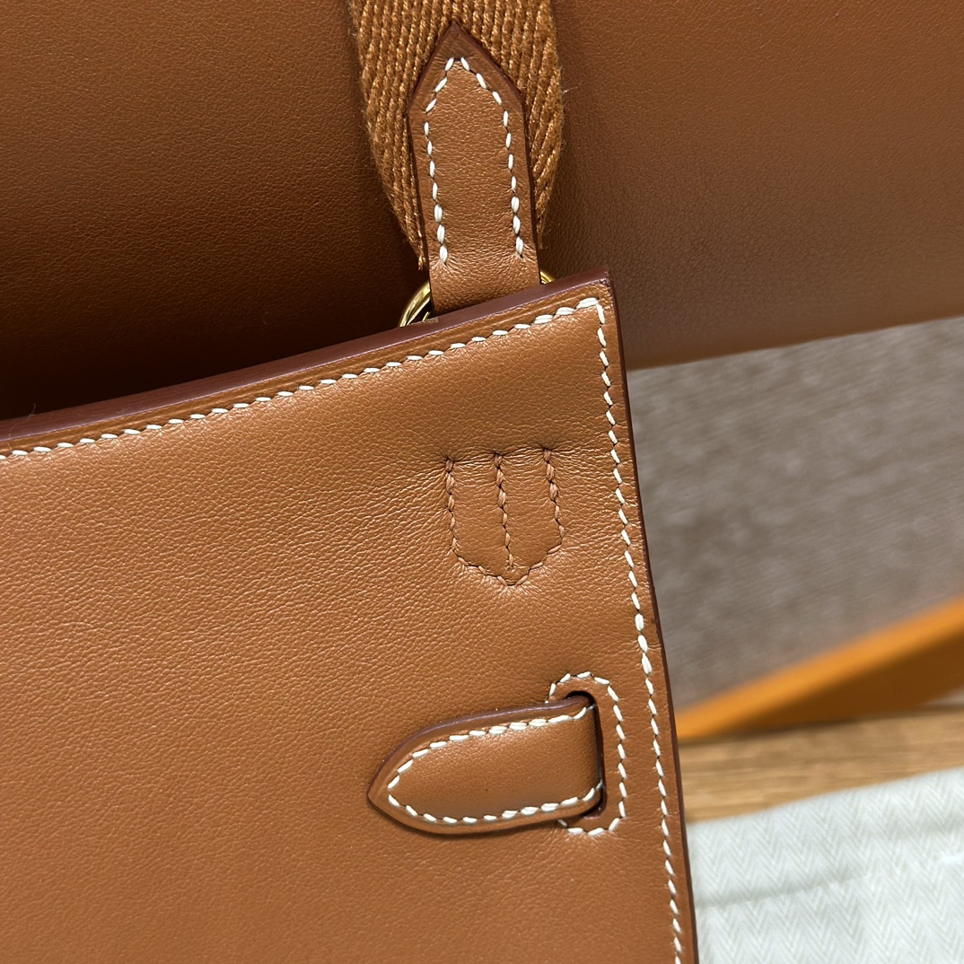 Hermès Mini Jypsiere 23cm Gold Brown Swift Leather Gold Hardware 6 i1714916777 1720 0
