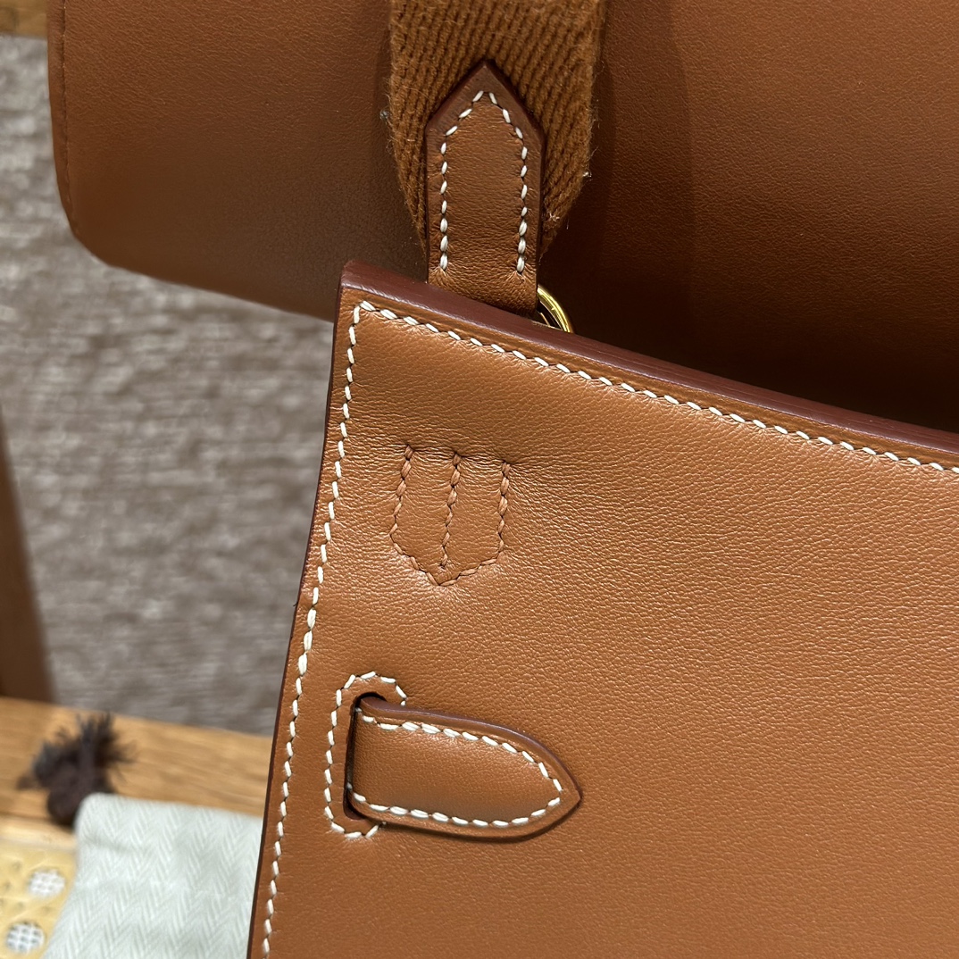 Hermès Mini Jypsiere 23cm Gold Brown Swift Leather Gold Hardware 7 i1714916777 8620 2