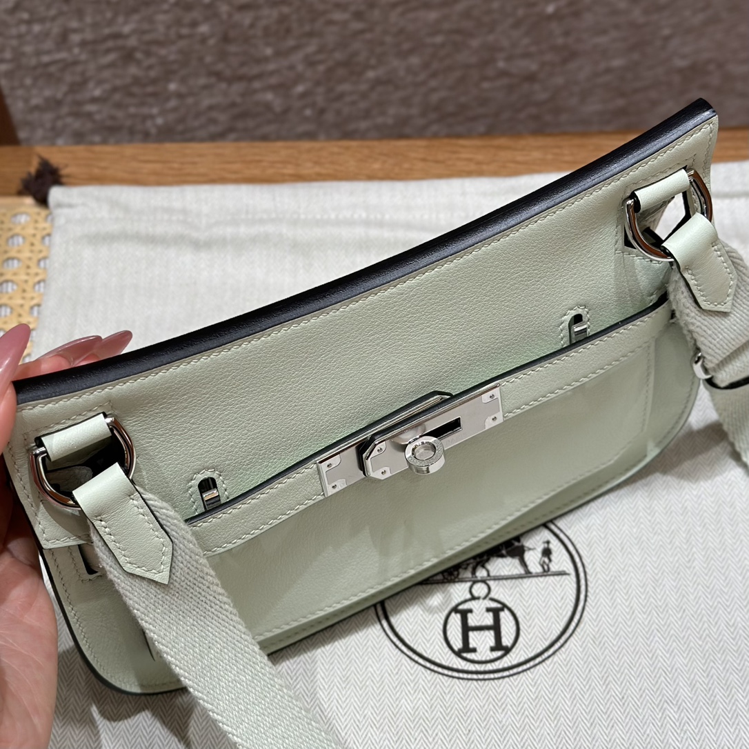 Mini Jypsiere 23cm Swift Leather Shoulder Bag with Silver Hardware 10 i1714917058 3690 6