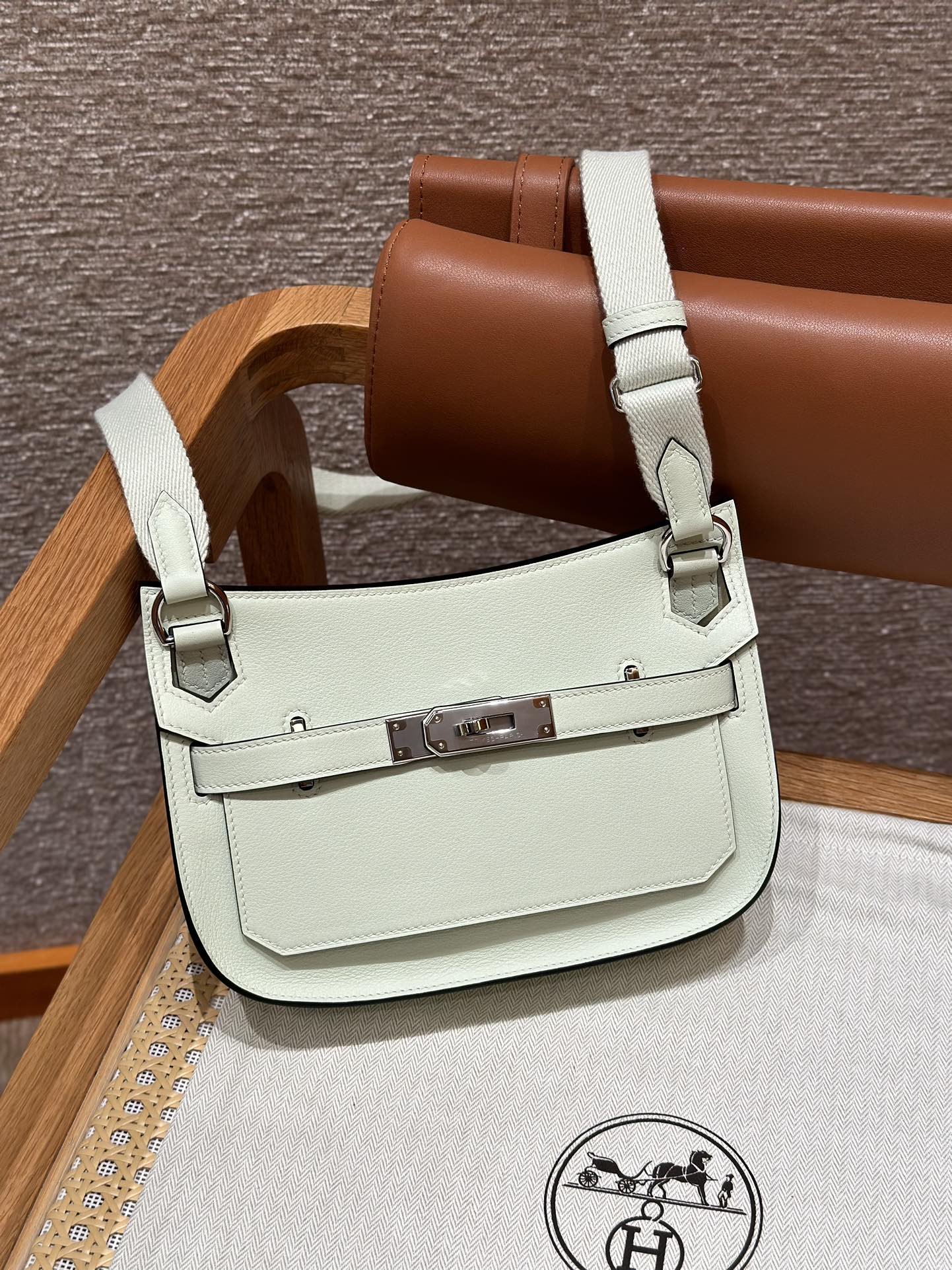 Mini Jypsiere 23cm Swift Leather Shoulder Bag with Silver Hardware 2 i1714917058 9793 4