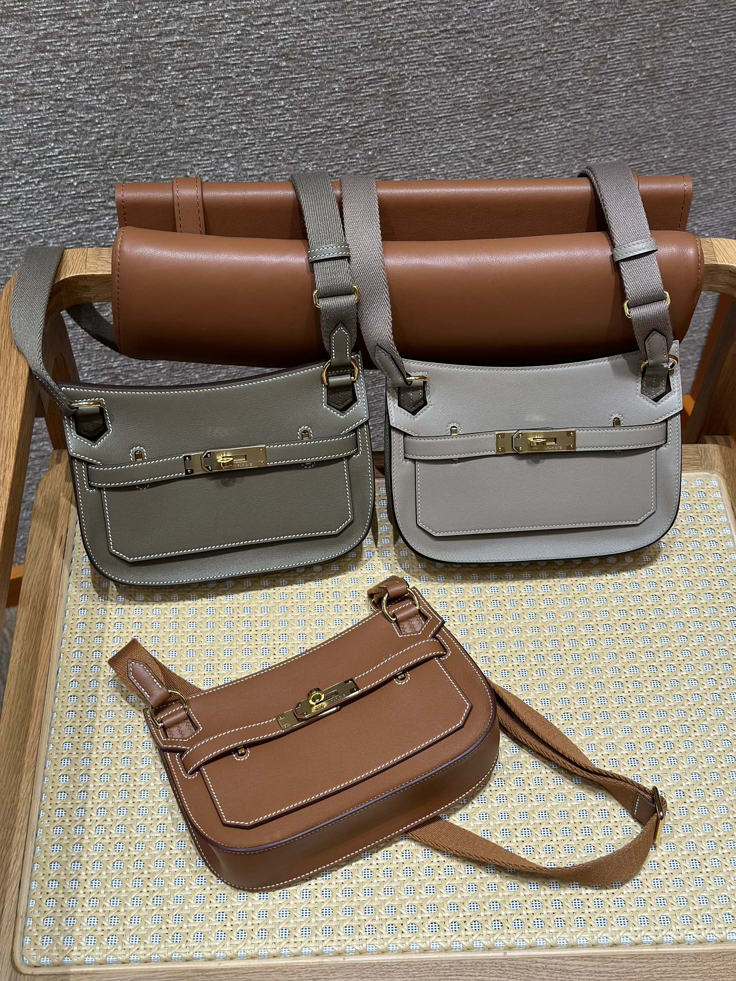 Jypsiere Style Mini Crossbody Bag, Swift Leather, Gold/Silver Hardware, 23cm 8 i1714917242 5852 5