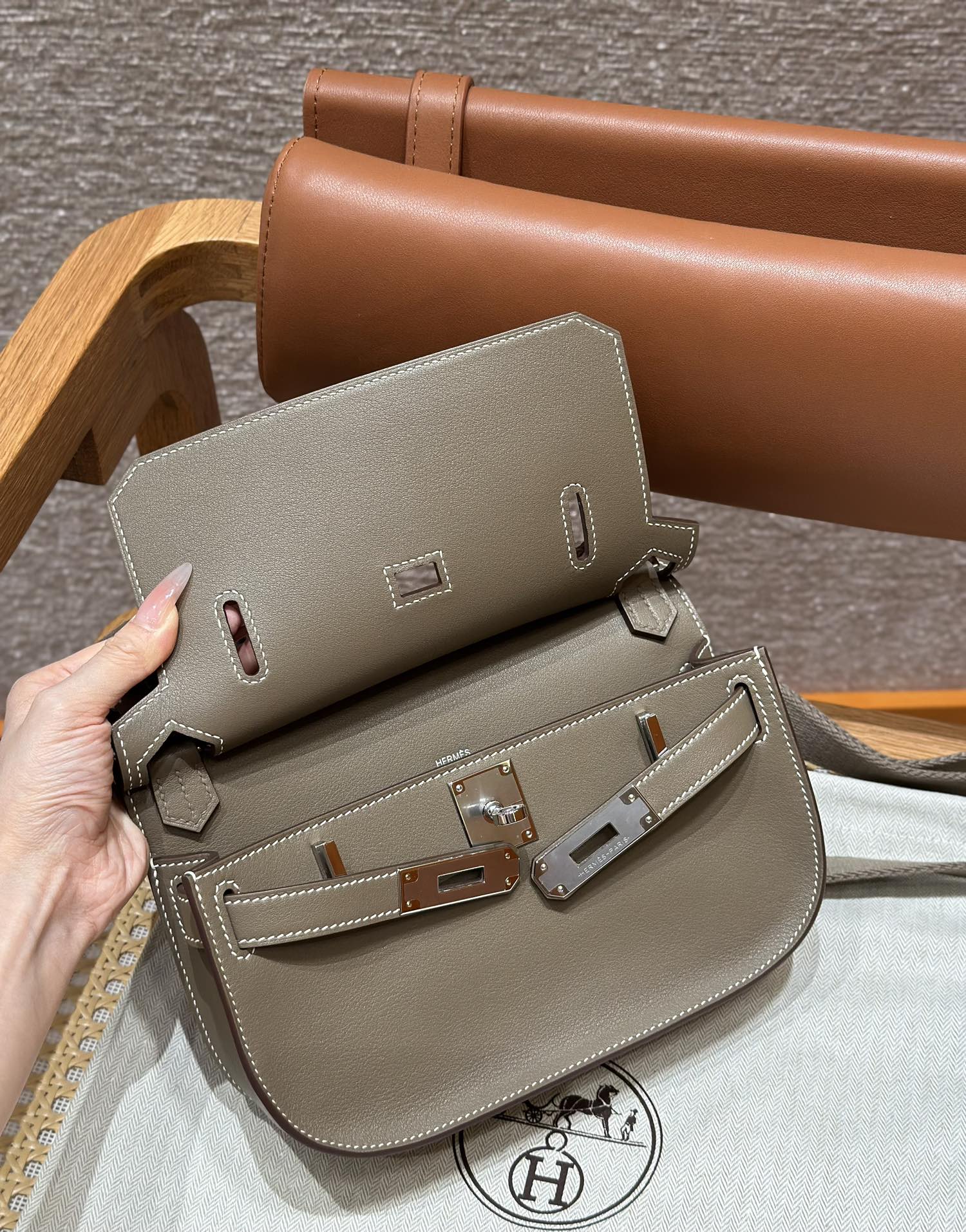 Jypsiere Mini Bag, 23cm, Swift Leather, Elephant Gray, Silver Hardware 9 i1715060622 6448 2