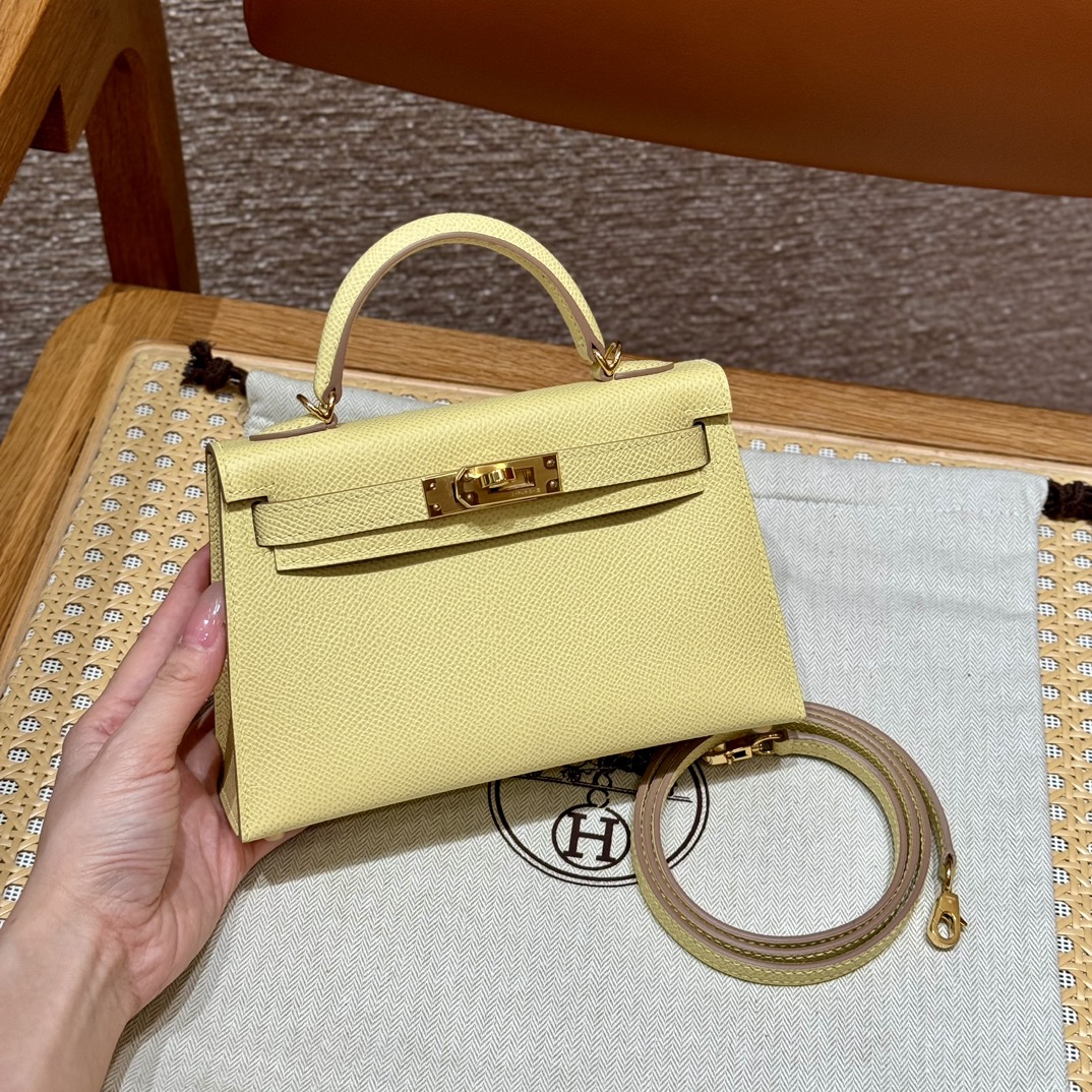 NO:852285,Kelly 19cm second generation, chicken yellow, original cowhide leather palmprint imported from France, gold buckle, high-end handmade exclusive customization, hand-made nails, hand-engraved hardware, stainless steel diode 18k hardware, Hermes, hermes, cowhide, Hermes,19860909Kelly 19cm二代,小鸡黄,法国进口原厂牛皮掌纹,金扣,高级全手工专属定制纯手工手打钉,手刻五金,精钢电渡18k五金,爱马仕,hermes,cowhide,Hermes,,Bag