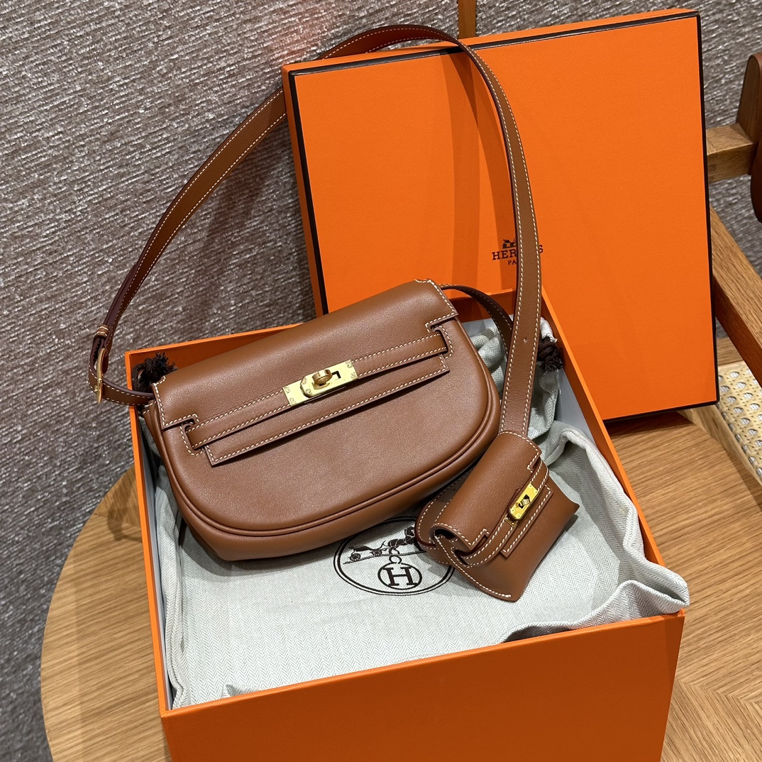 Hermès Kelly Moove 17 Gouden Hardware Bruine Swift Lederen Tas