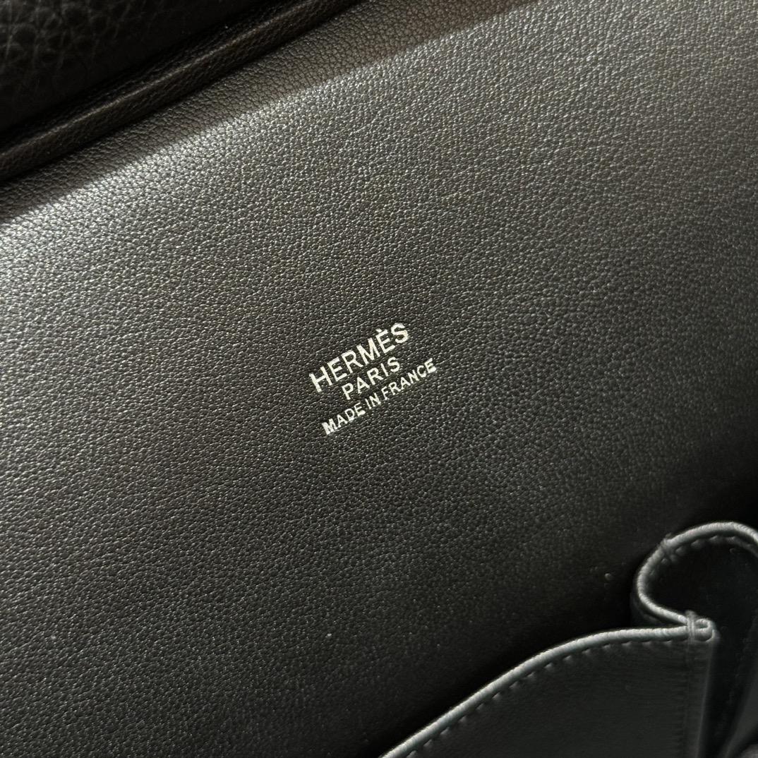 Hermès Jypsiere 31cm Noir Togo Leather Silver Hardware Crossbody Bag 6 i1727154255 506 2