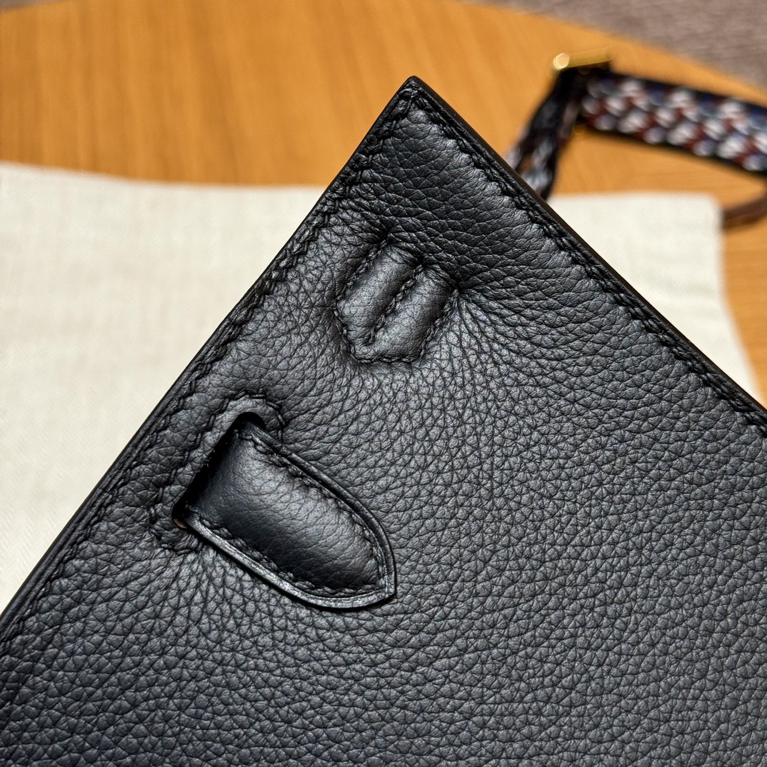 Jypsiere Mini Noir: Evercolor Leather with Gold Hardware 8 i1727769876 2450 5