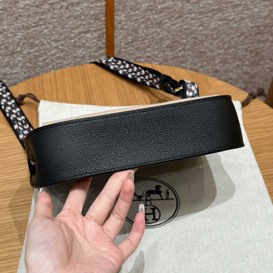 Jypsiere Mini Noir: Evercolor Leather with Gold Hardware 5 i1727769876 6711 3