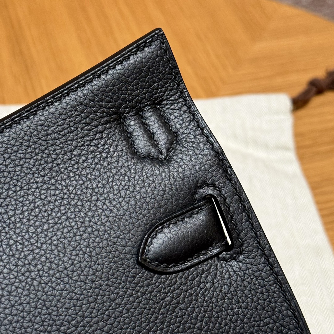 Jypsiere Mini Noir: Evercolor Leather with Gold Hardware 9 i1727769876 8371 6