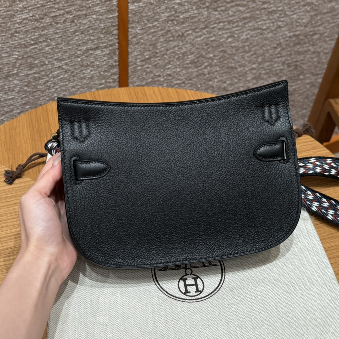 Jypsiere Mini Noir: Evercolor Leather with Gold Hardware 3 i1727769876 9544 7