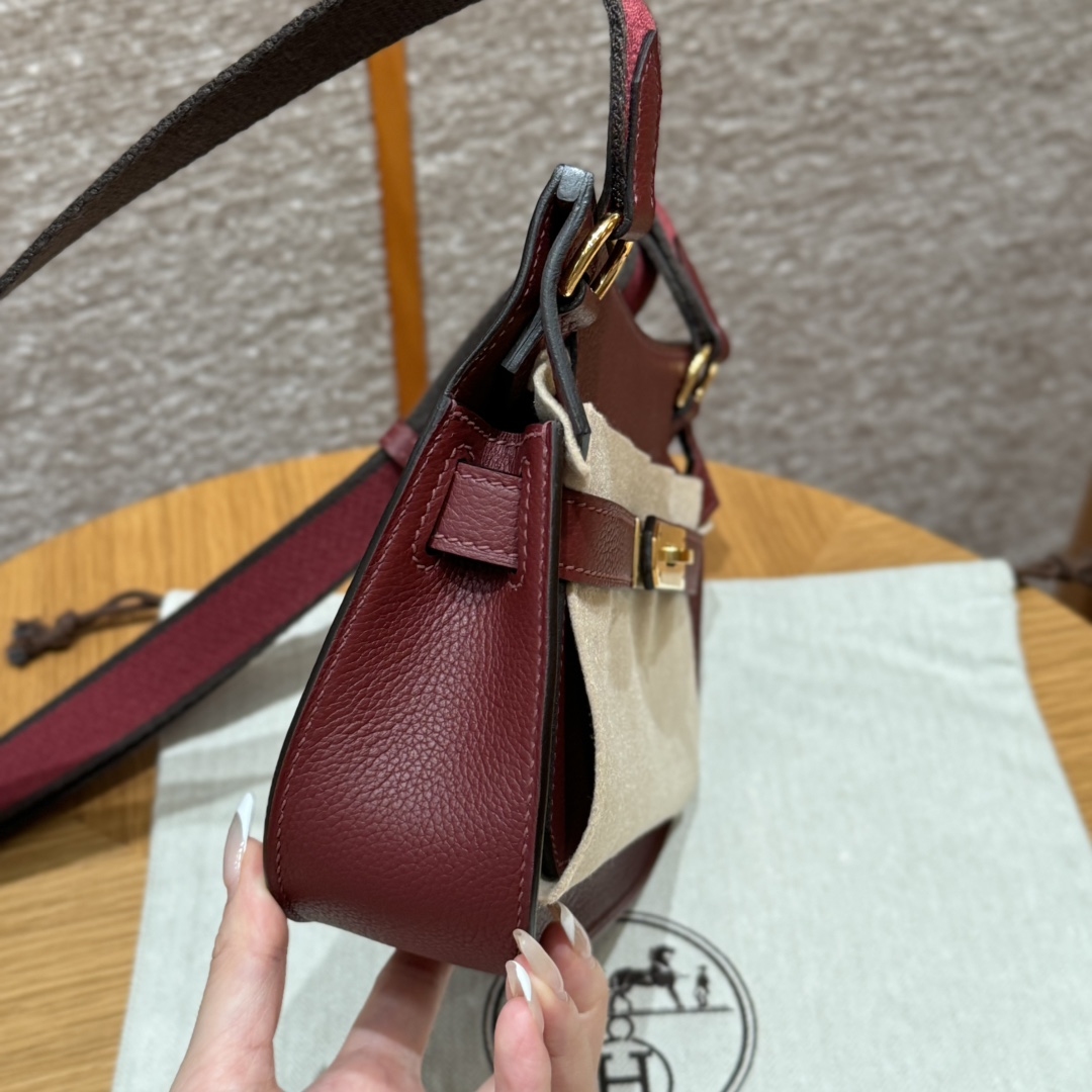Jypsiere Mini Rouge H Evercolor Leather Gold Hardware Crossbody Bag 3 i1727770019 1364 0
