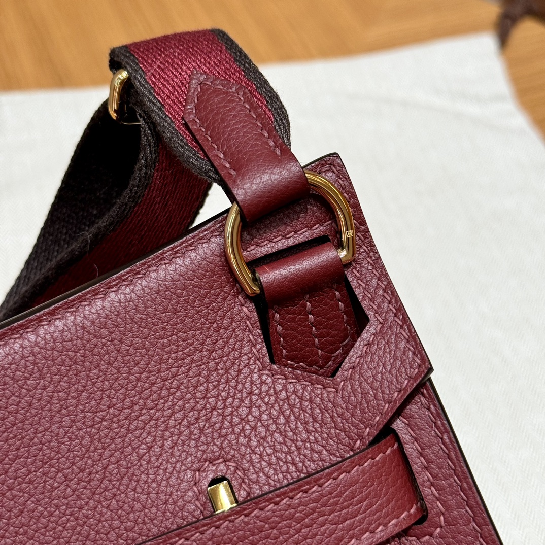 Jypsiere Mini Rouge H Evercolor Leather Gold Hardware Crossbody Bag 6 i1727770019 5707 6