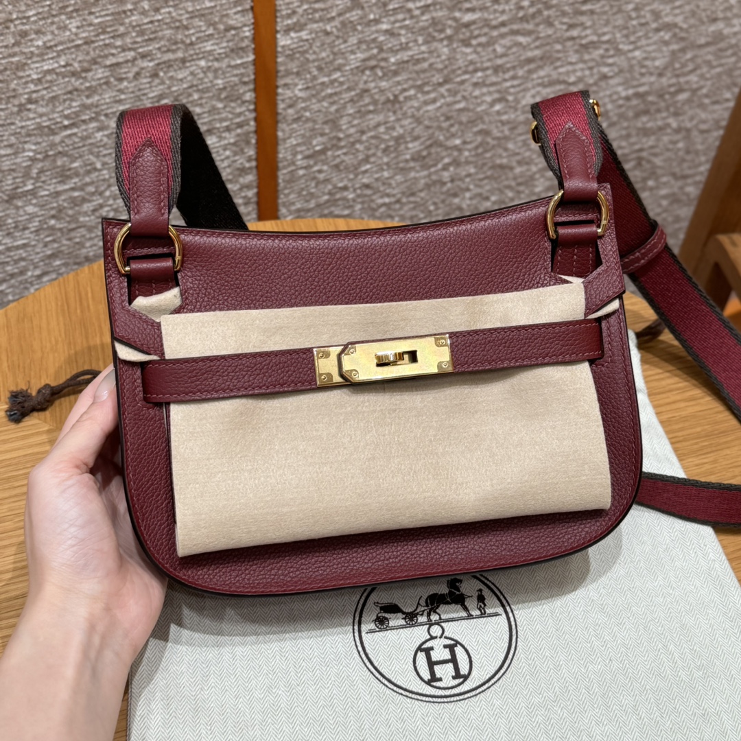 Jypsiere Mini Rouge H Evercolor Leather Gold Hardware Crossbody Bag 1 i1727770019 6997 7