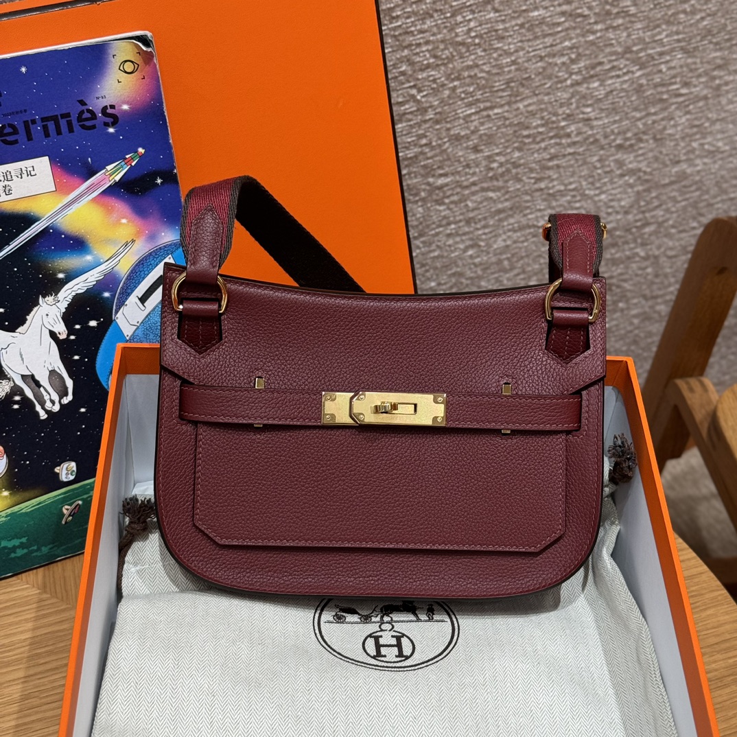 Jypsiere Mini Rouge H Evercolor Leather Gold Hardware, 23cm Crossbody Bag 2 i1727770052 7849 7