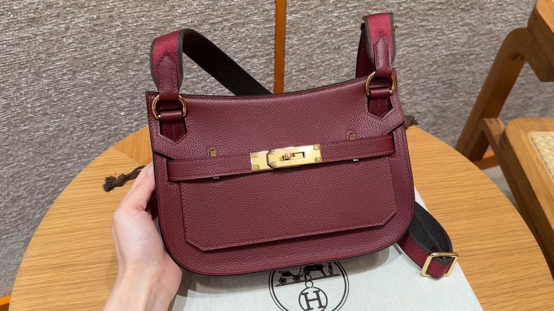 Jypsiere Mini Rouge H Evercolor Leather Gold Hardware Crossbody Bag