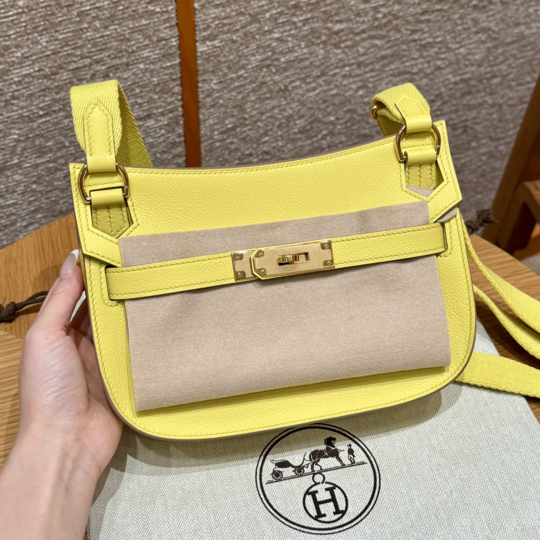 Jypsiere Mini Lime Evercolor Leather Gold Hardware Crossbody Bag 2 i1727770179 9845 7