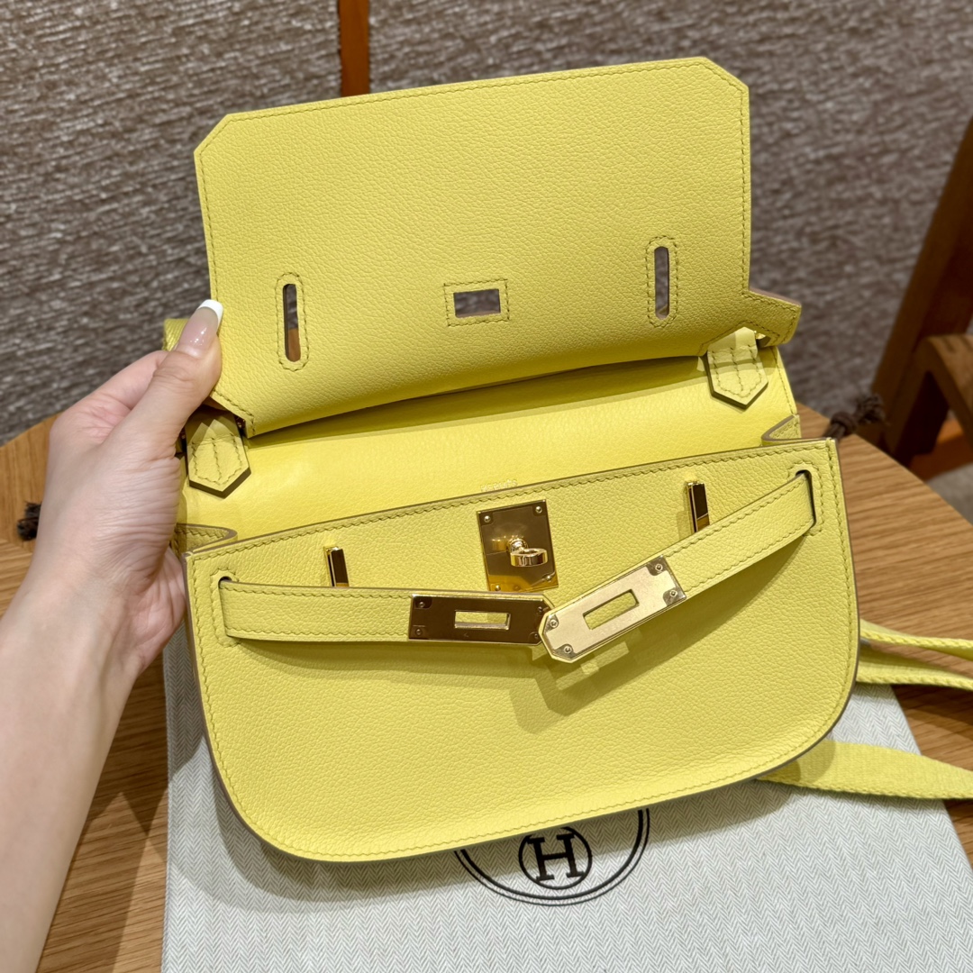 Jypsiere Mini 23cm Lime Evercolor Leather Gold Hardware Crossbody Bag 2 i1727770475 6297 3