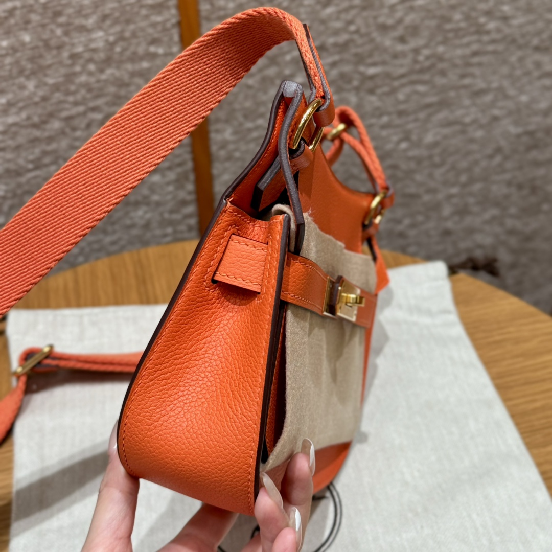 Jypsiere Mini Feu Orange Evercolor Leather Gold Hardware Crossbody Bag 4 i1727771038 2271 0