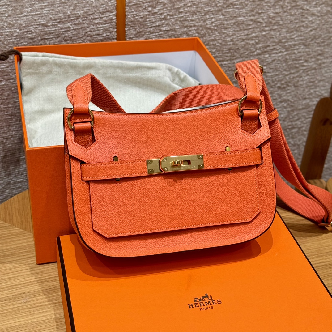 Hermès Jypsiere Mini Feu Evercolor Leather Gold Hardware Crossbody Bag 1 i1727771071 3338 5