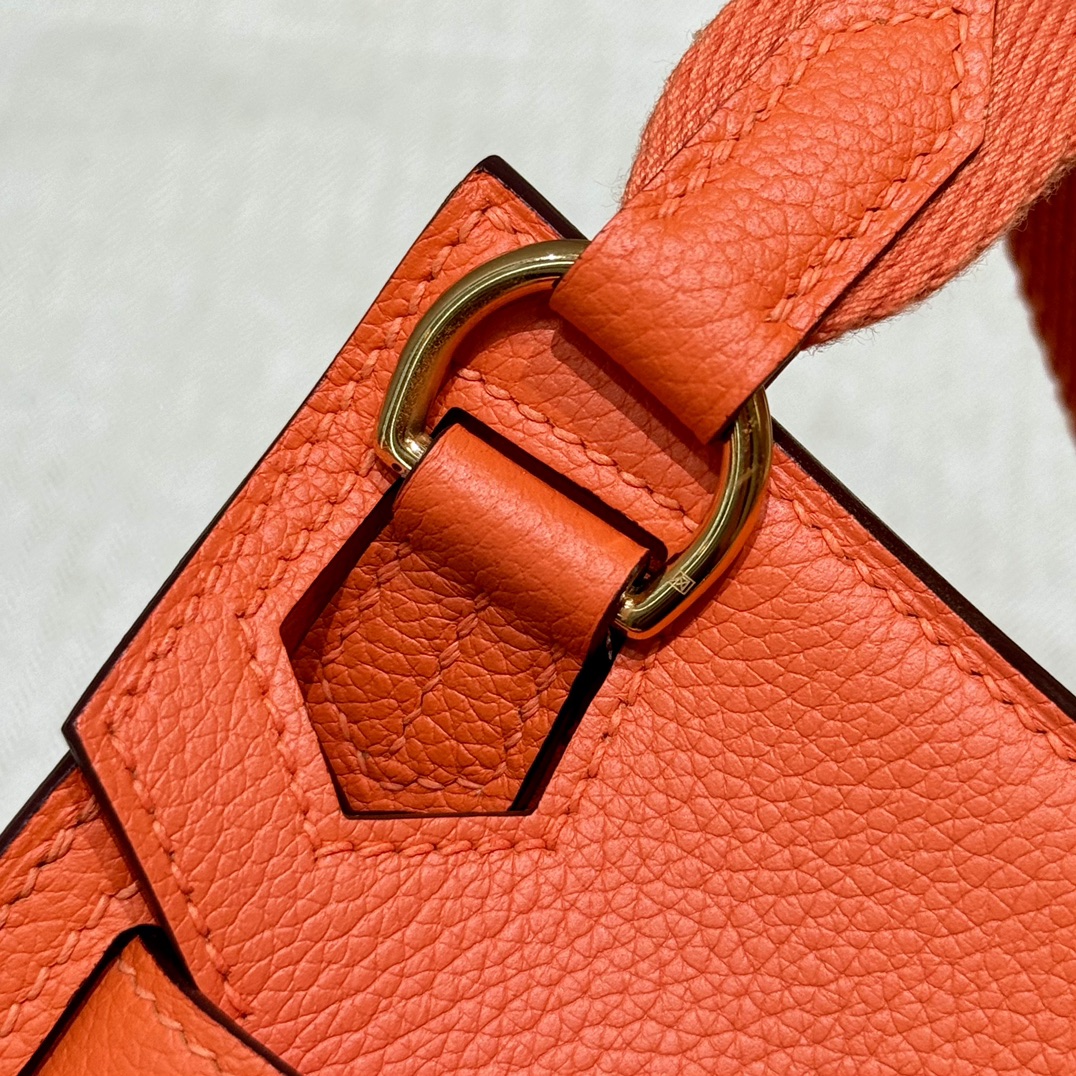 Hermès Jypsiere Mini Feu Evercolor Leather Gold Hardware Crossbody Bag 4 i1727771071 3745 6