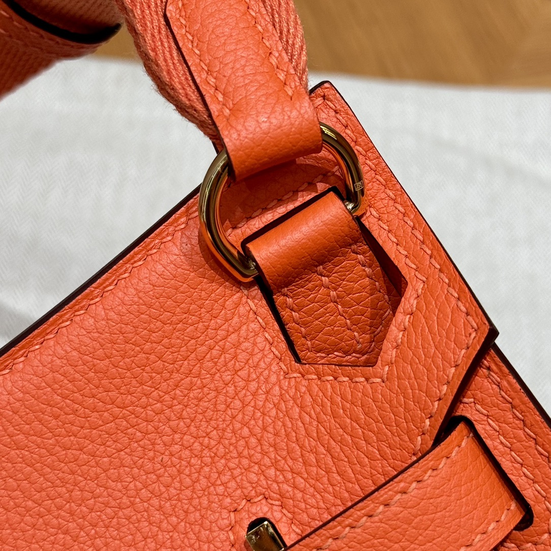 Hermès Jypsiere Mini Feu Evercolor Leather Gold Hardware Crossbody Bag 5 i1727771071 6627 3