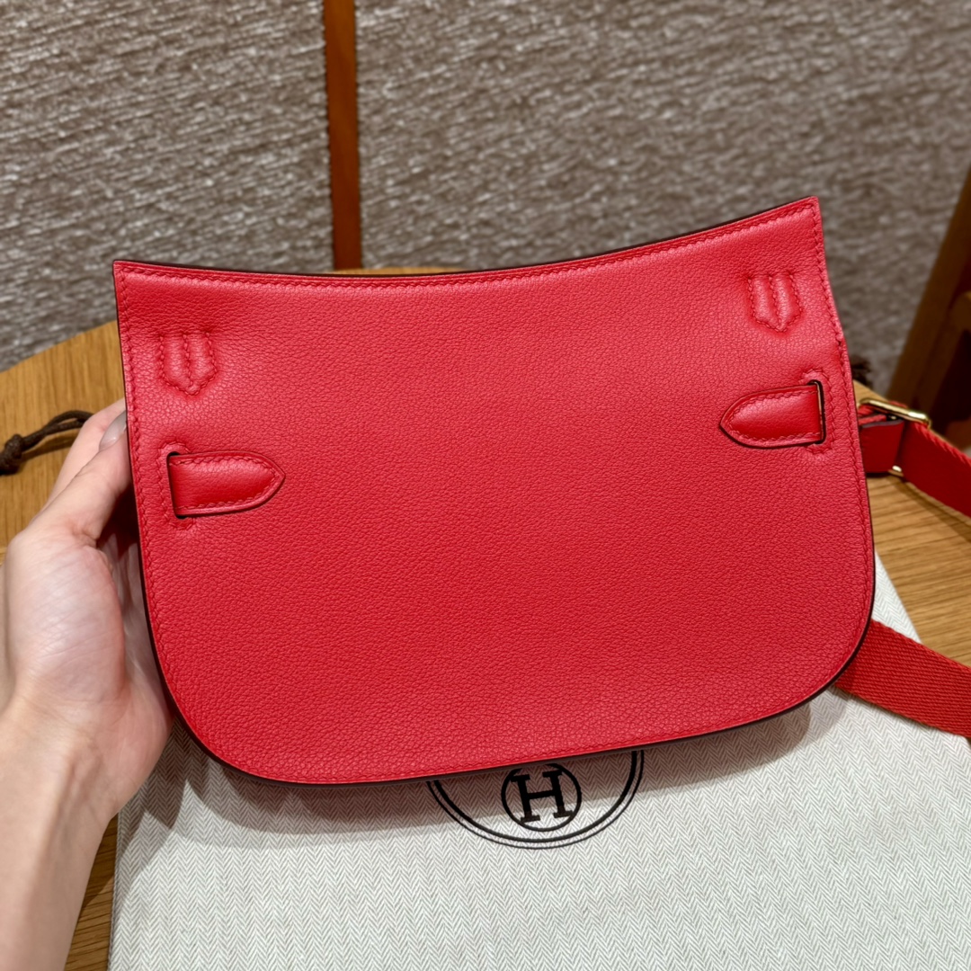 Jypsiere Mini Rouge Coeur Evercolor Leather Gold Hardware Crossbody Bag 2 i1727771151 2840 0