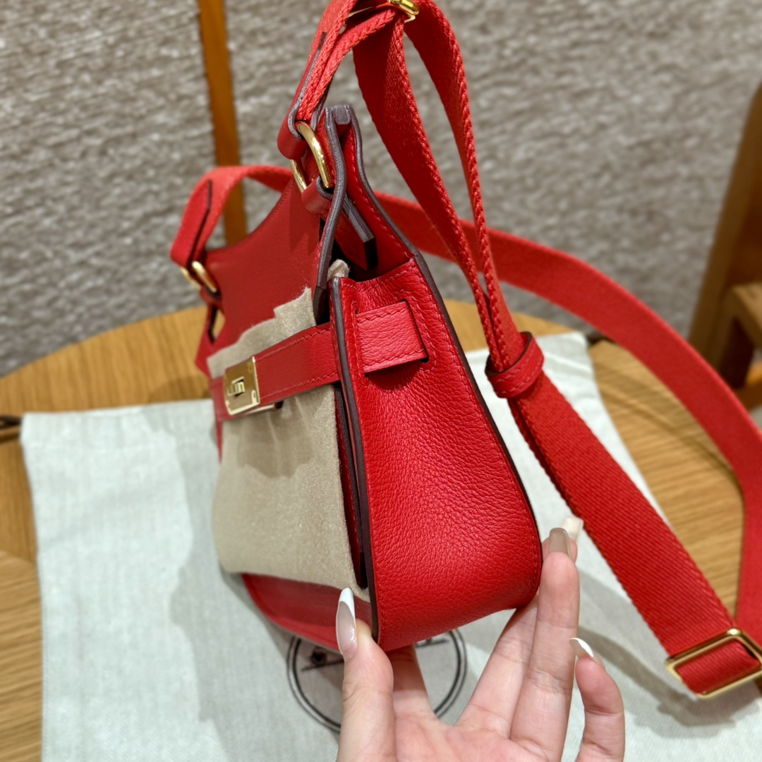Jypsiere Mini Rouge Coeur Evercolor Leather Gold Hardware Crossbody Bag 3 i1727771151 3882 7