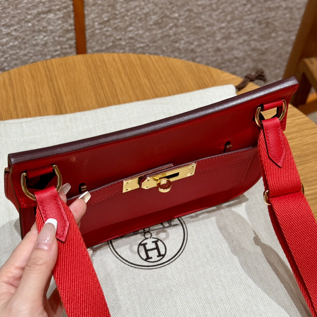Jypsiere Mini Rouge Coeur Evercolor Leather Gold Hardware Crossbody Bag 6 i1727771151 5124 6