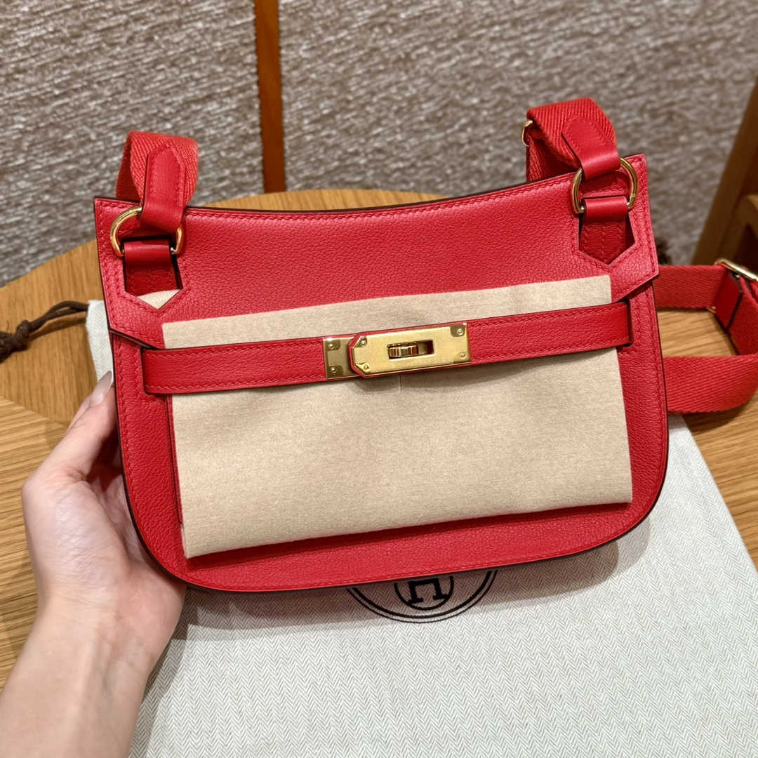 Jypsiere Mini Rouge Coeur Evercolor Leather Gold Hardware Crossbody Bag 1 i1727771151 8685 3