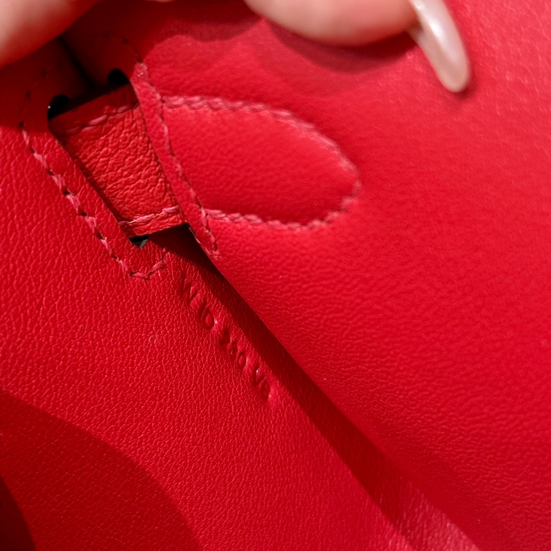Jypsiere Mini Rouge Coeur Evercolor Leather Gold Hardware Crossbody Bag 6 i1727771165 9110 2