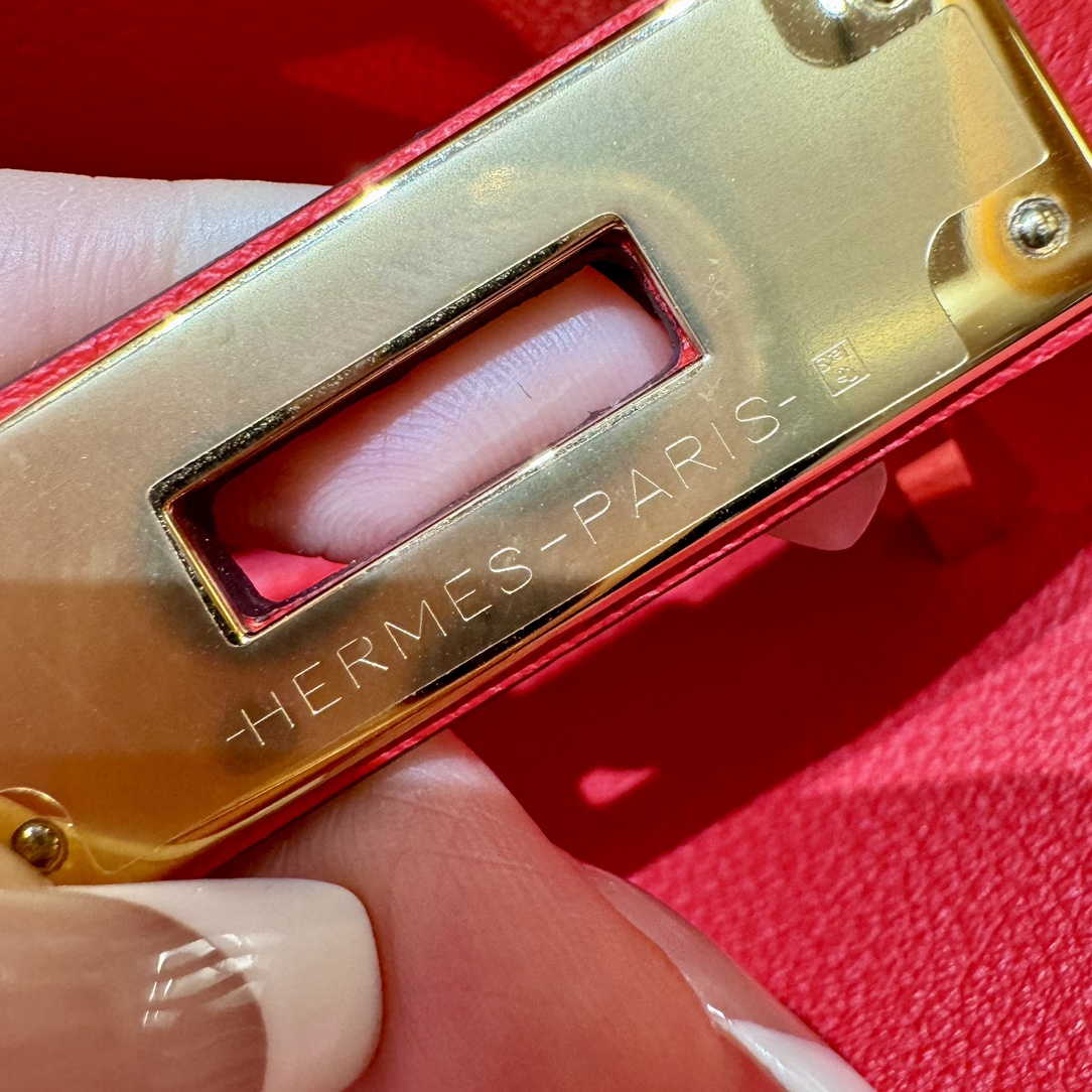 Hermès Jypsiere Mini Rouge Coeur Evercolor Leather Gold Hardware Bag 4 i1727771182 5704 2