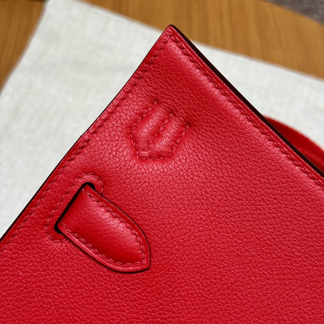 Hermès Jypsiere Mini Rouge Coeur Evercolor Leather Gold Hardware Bag 6 i1727771182 9664 0