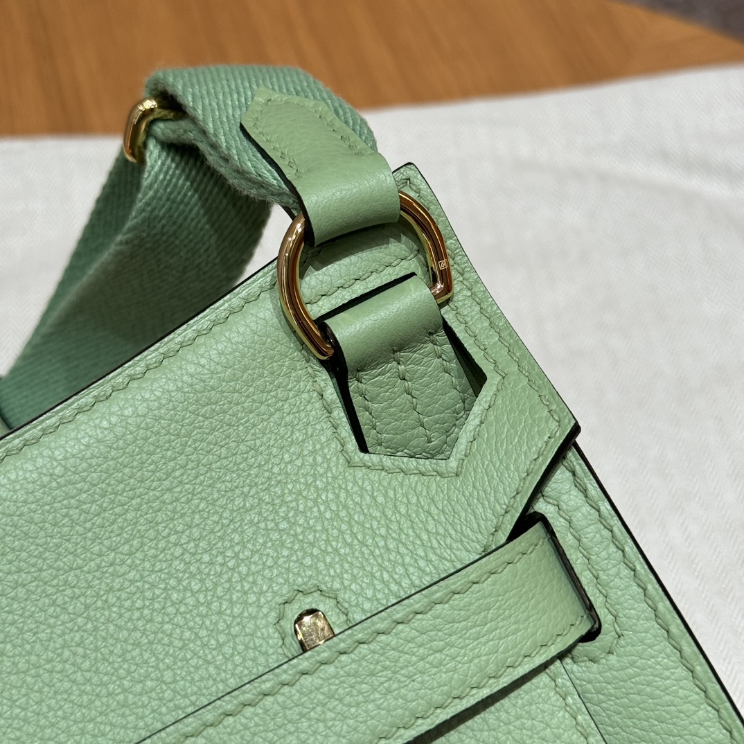 Hermès Jypsiere Mini Vert Criquet Evercolor Leather Gold Hardware Bag 7 i1727772581 3160 6