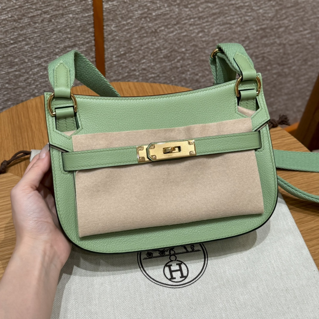 Hermès Jypsiere Mini Vert Criquet Evercolor Leather Gold Hardware Bag 2 i1727772581 3896 5